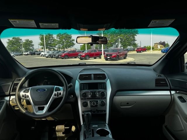 Used 2015 Silver Ford Base image 14