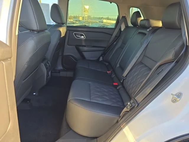 New 2026 Everest White Pearl Tricoat Nissan Platinum image 13