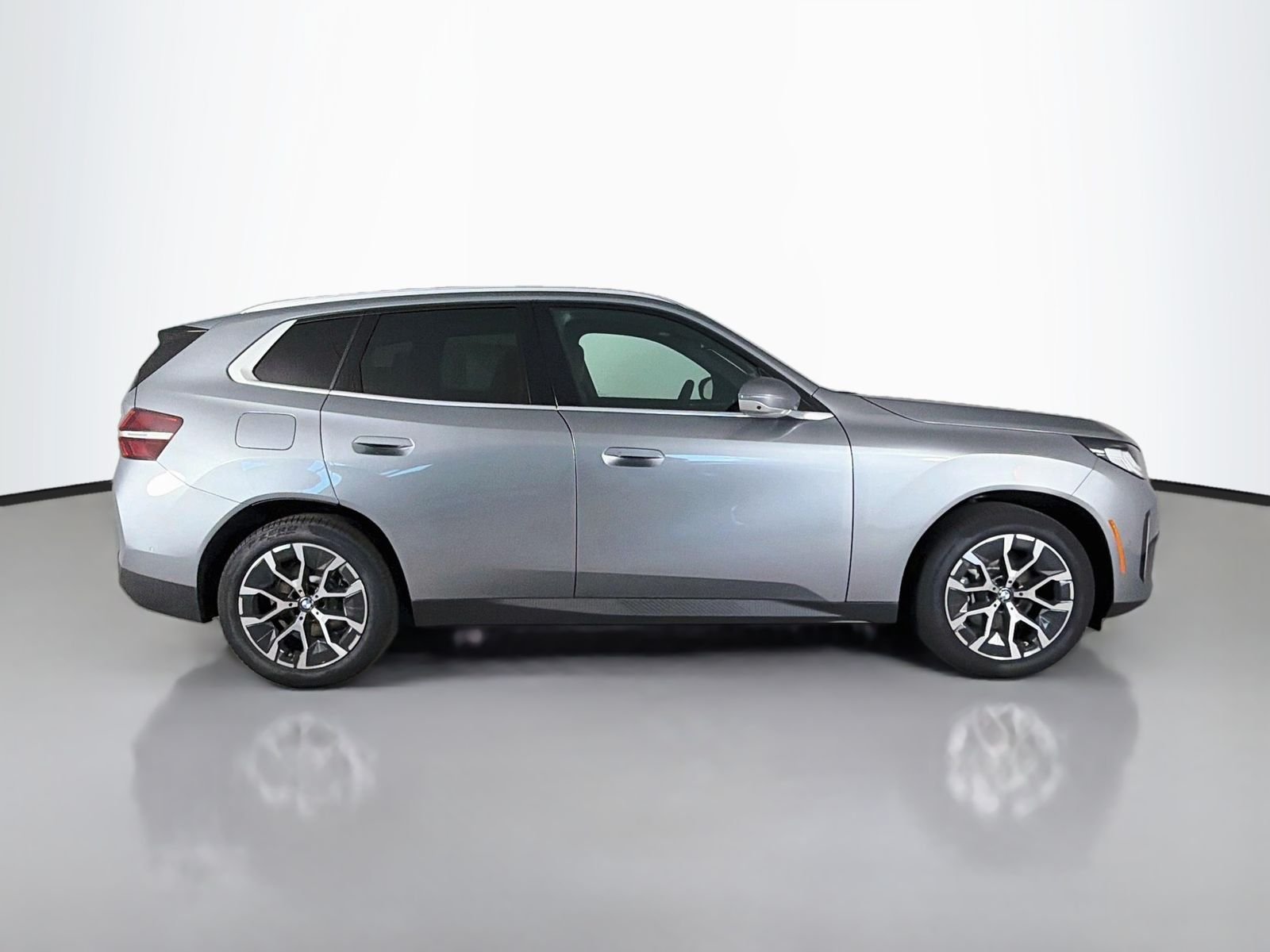 New 2026 Skyscraper Grey Metallic BMW 30 xDrive image 8