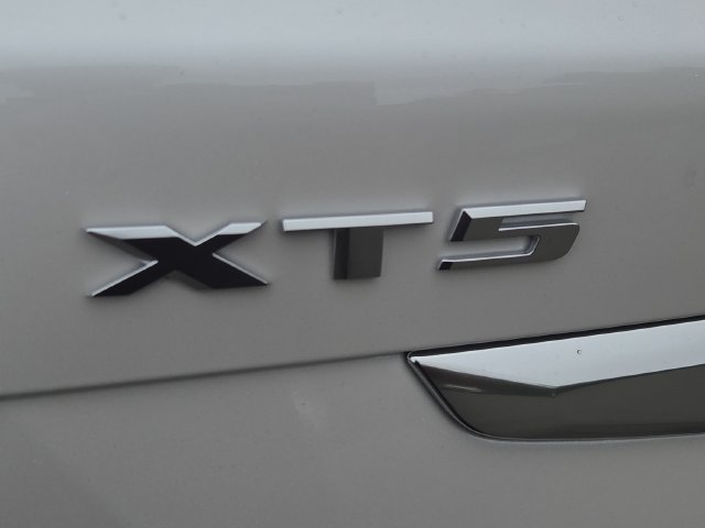 New 2026 Crystal White Tricoat Cadillac Premium Luxury image 4