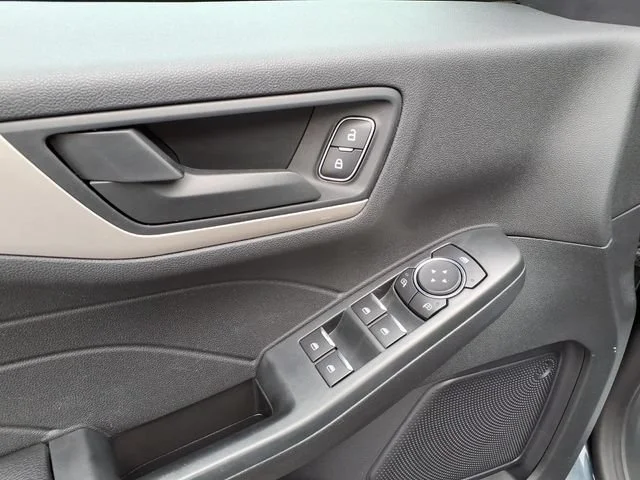 2022 Ford Escape SE - Photo 12