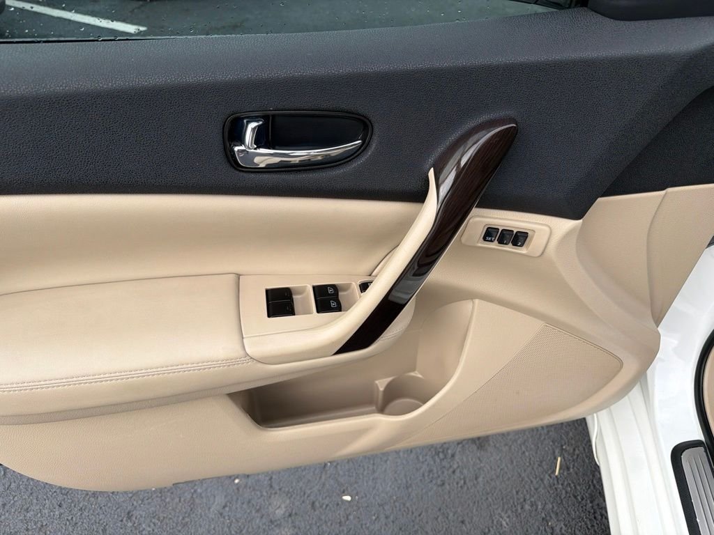 Used 2012 White Nissan 3.5 SV image 9