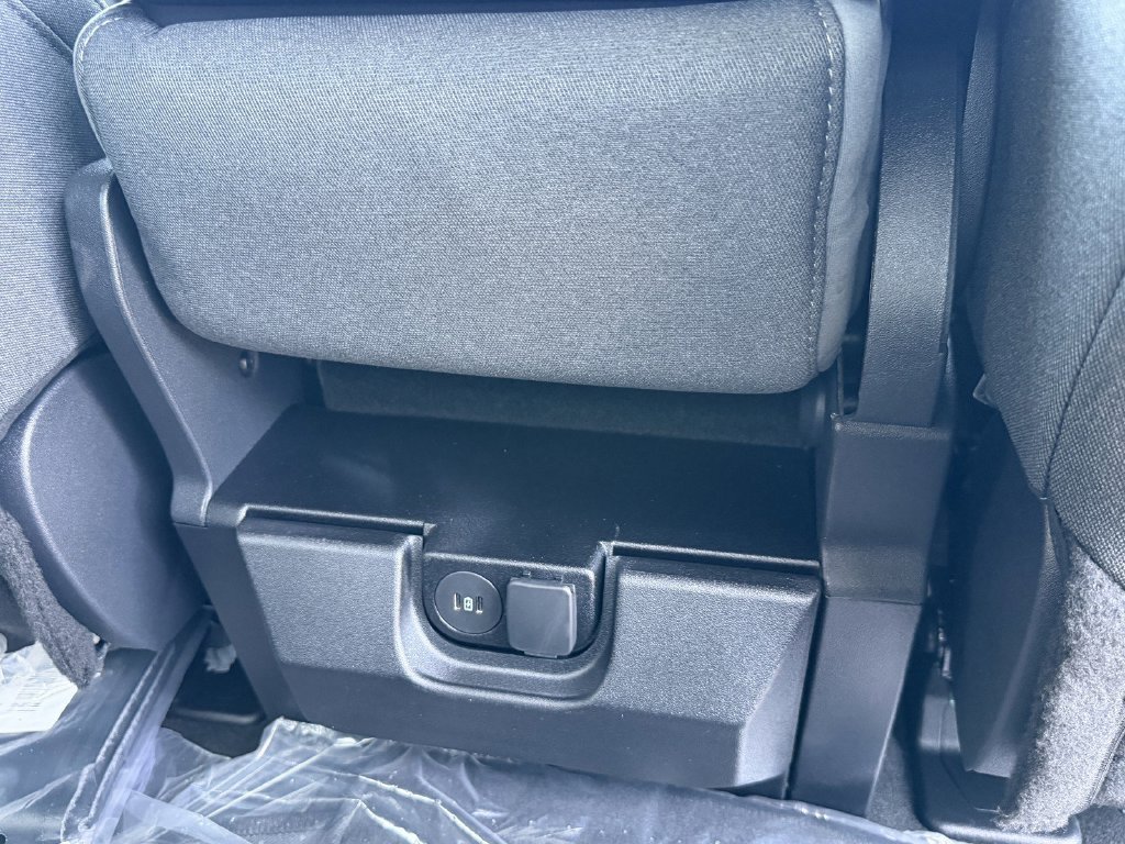 New 2026 Oxford White Ford F-250® XLT image 13