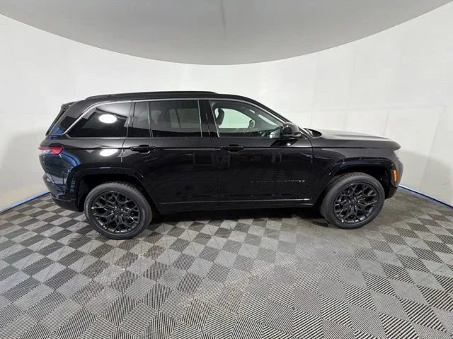 New 2026 Black Jeep Summit image 15