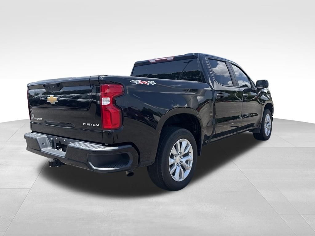 Used 2022 Black Chevrolet Custom image 18