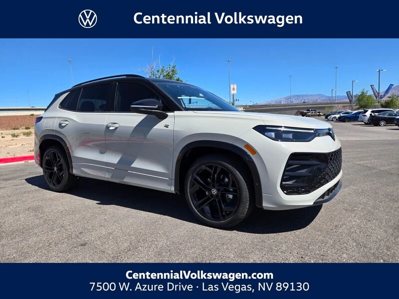 2026 Volkswagen Tiguan 2.0T SE R-Line Black's photo