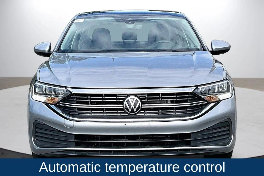 Used 2024  Volkswagen 1.5T SE image 3