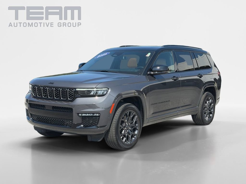 Used 2025 Gray Jeep Summit image 3