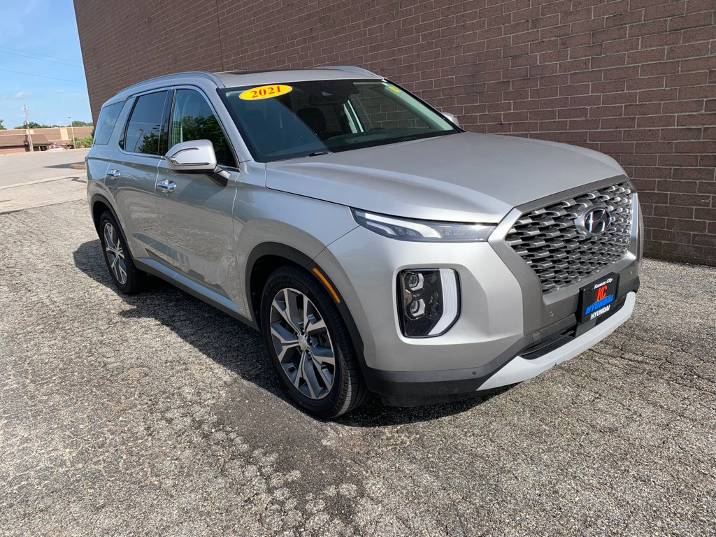Used 2021 Typhoon Silver Hyundai SEL image 7