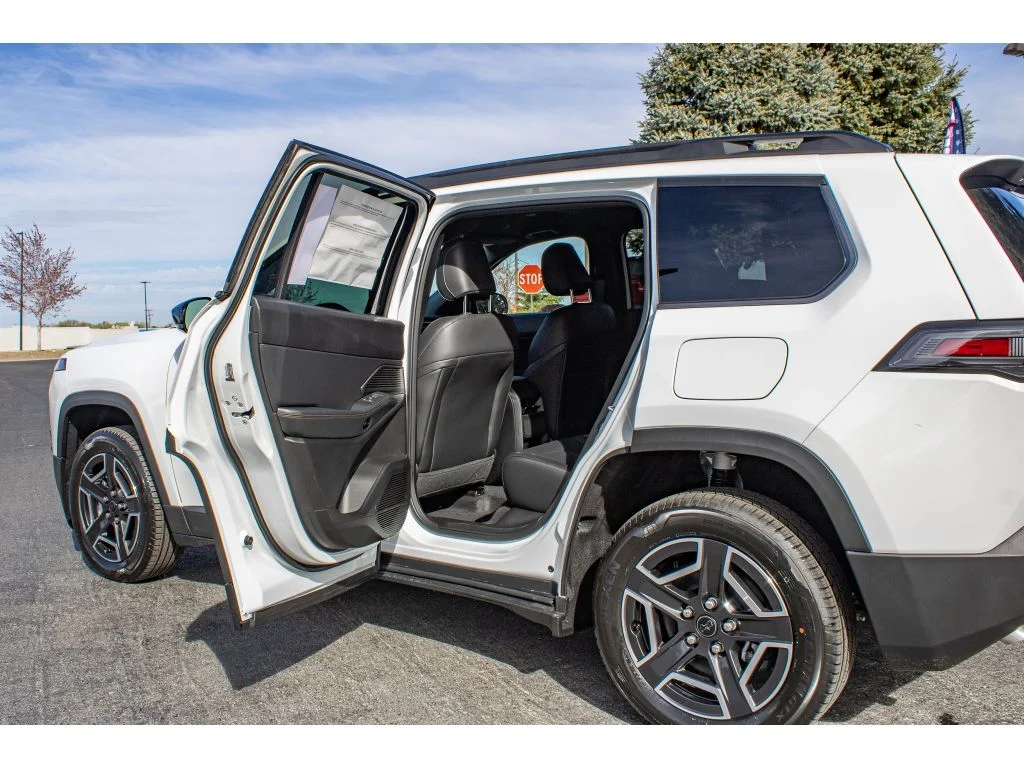 New 2026 Bright White Clearcoat Jeep Laredo image 36