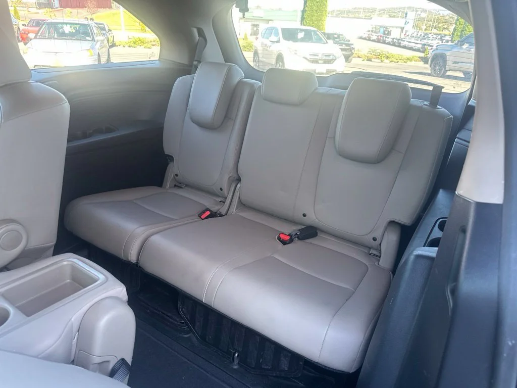 Used 2019 Deep Scarlet Pearl Honda EX-L image 11