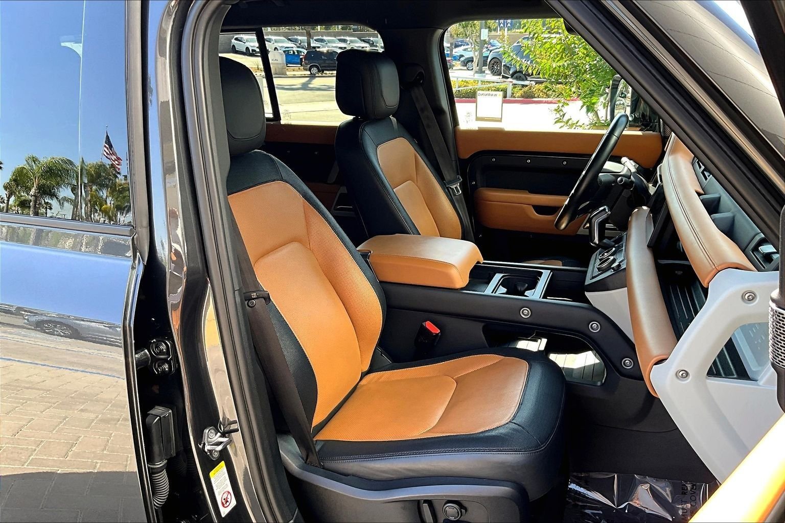 Used 2023 Gray Land Rover X-Dynamic SE image 7