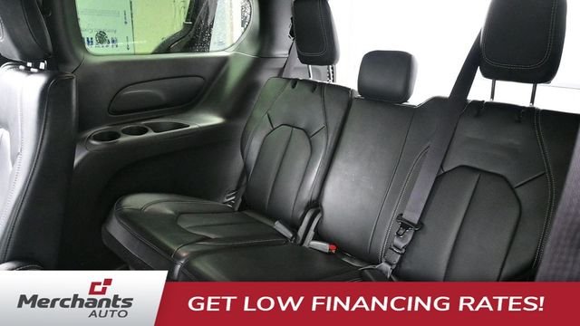 Used 2025 Black Chrysler Select image 25