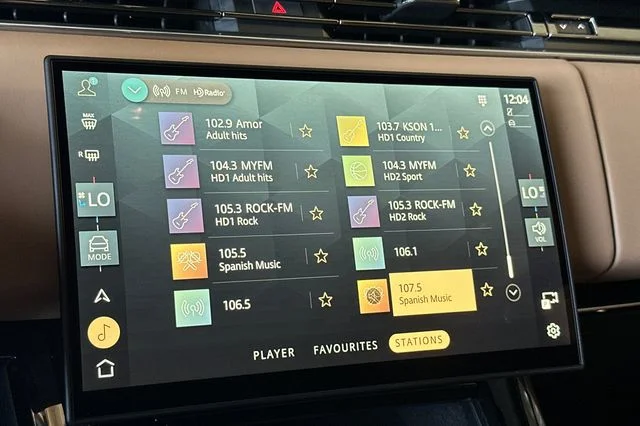 New 2026 Varesine Blue Land Rover SE image 17