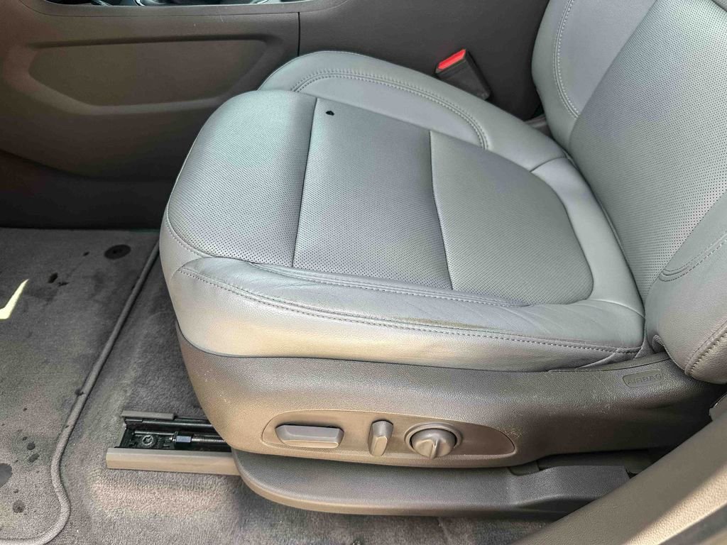 Certified Used 2021 SILVER ICE METALLIC Chevrolet Premier image 15