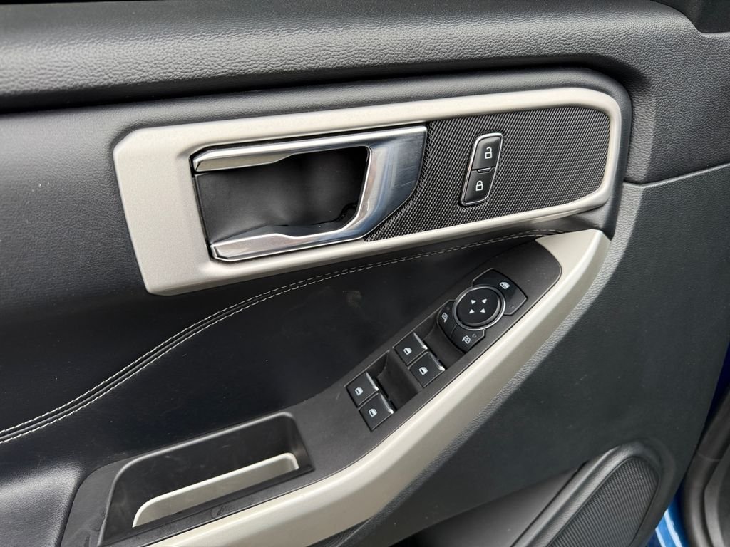 Used 2021 Blue Ford XLT image 12