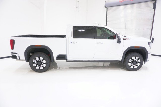 2026 GMC Sierra 2500HD Denali - Photo 4