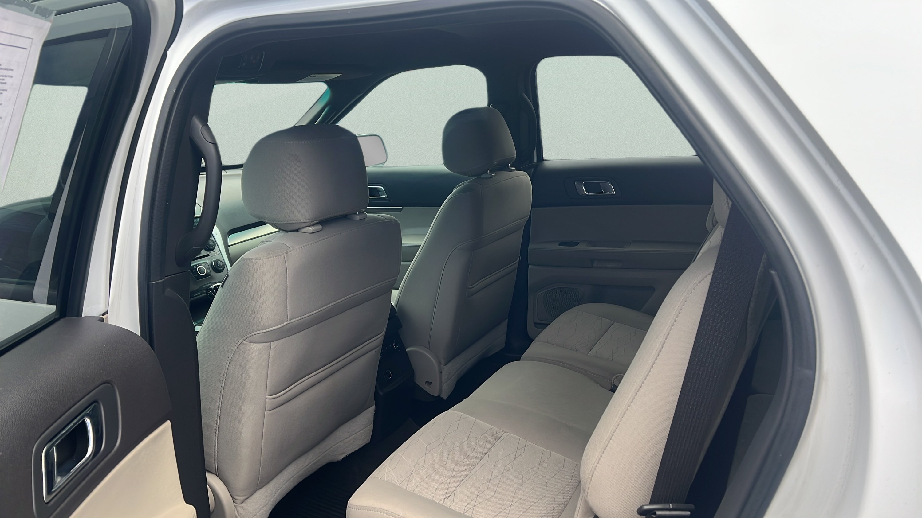 2015 Ford Explorer Base - Photo 12