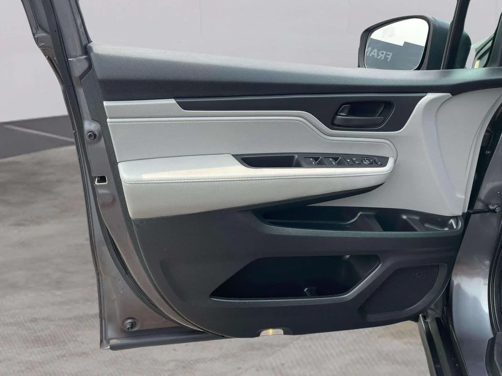 Used 2019 Modern Steel Metallic Honda LX image 20
