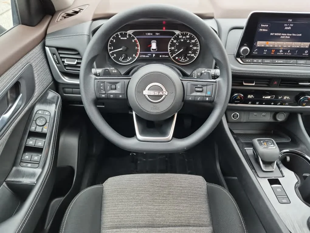 Certified Used 2023 Pearl White Tricoat Nissan SV image 8