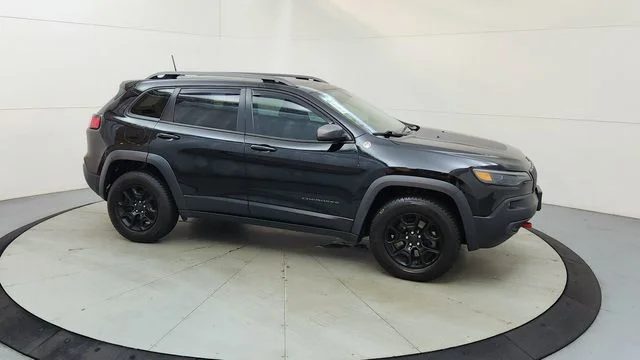 Used 2019 Black Jeep Trailhawk image 14