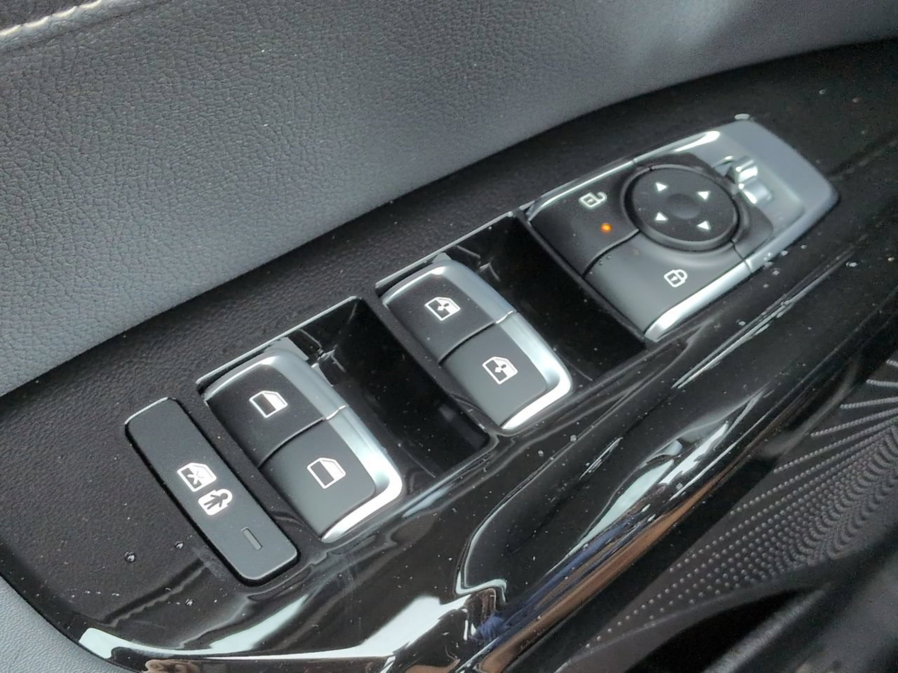 New 2026 Snow White Pearl Kia GT-Line FWD image 37