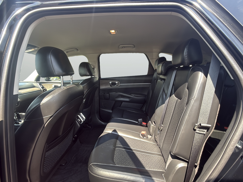 Used 2023 Black Kia X-Line S image 27