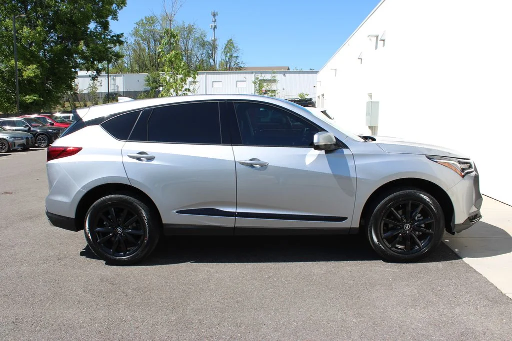 New 2026 Solar Silver Metallic Acura Base image 30