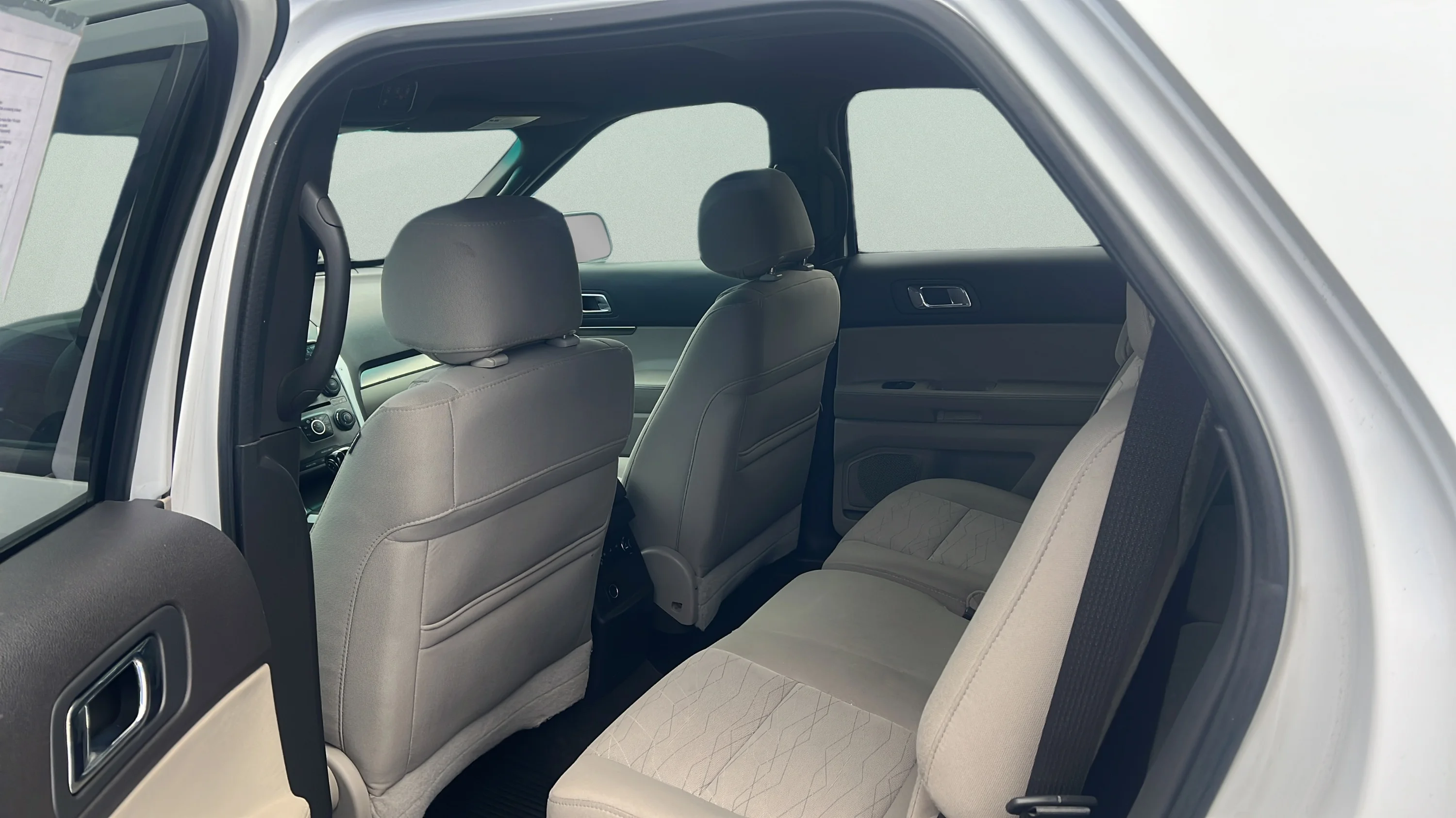 Used 2015 White Ford 4WD image 12