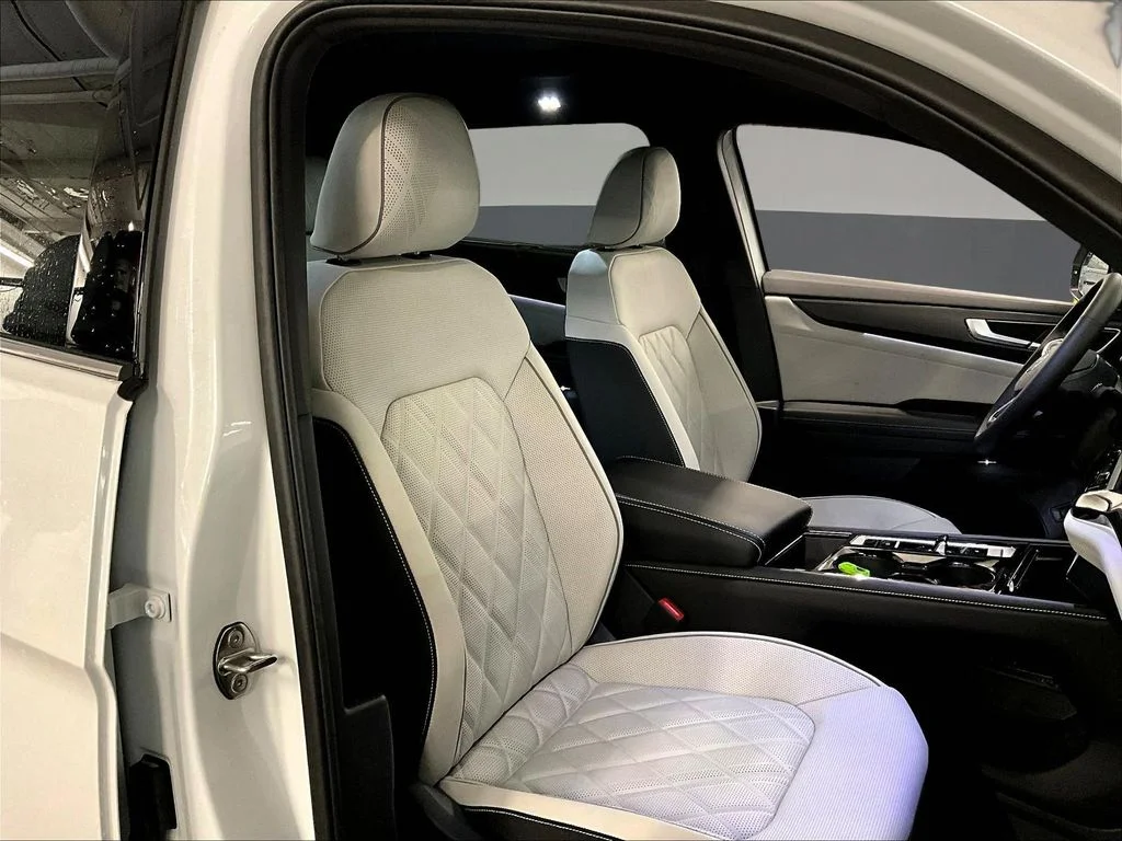 New 2026 Opal White Pearl Volkswagen 2.0T SEL Premium R-Line image 13