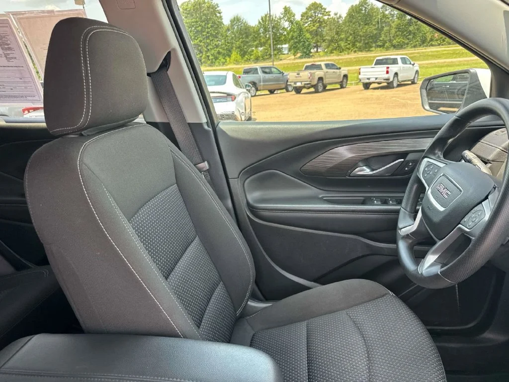 Used 2024 White GMC SLE image 17