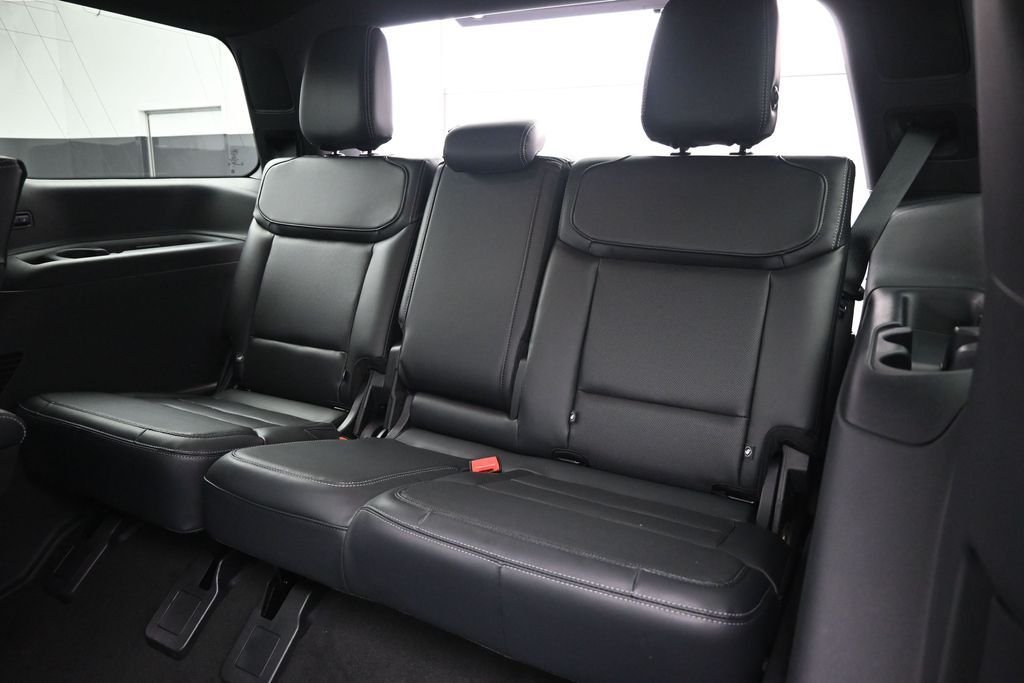 New 2026 Oxford White Ford Platinum image 22