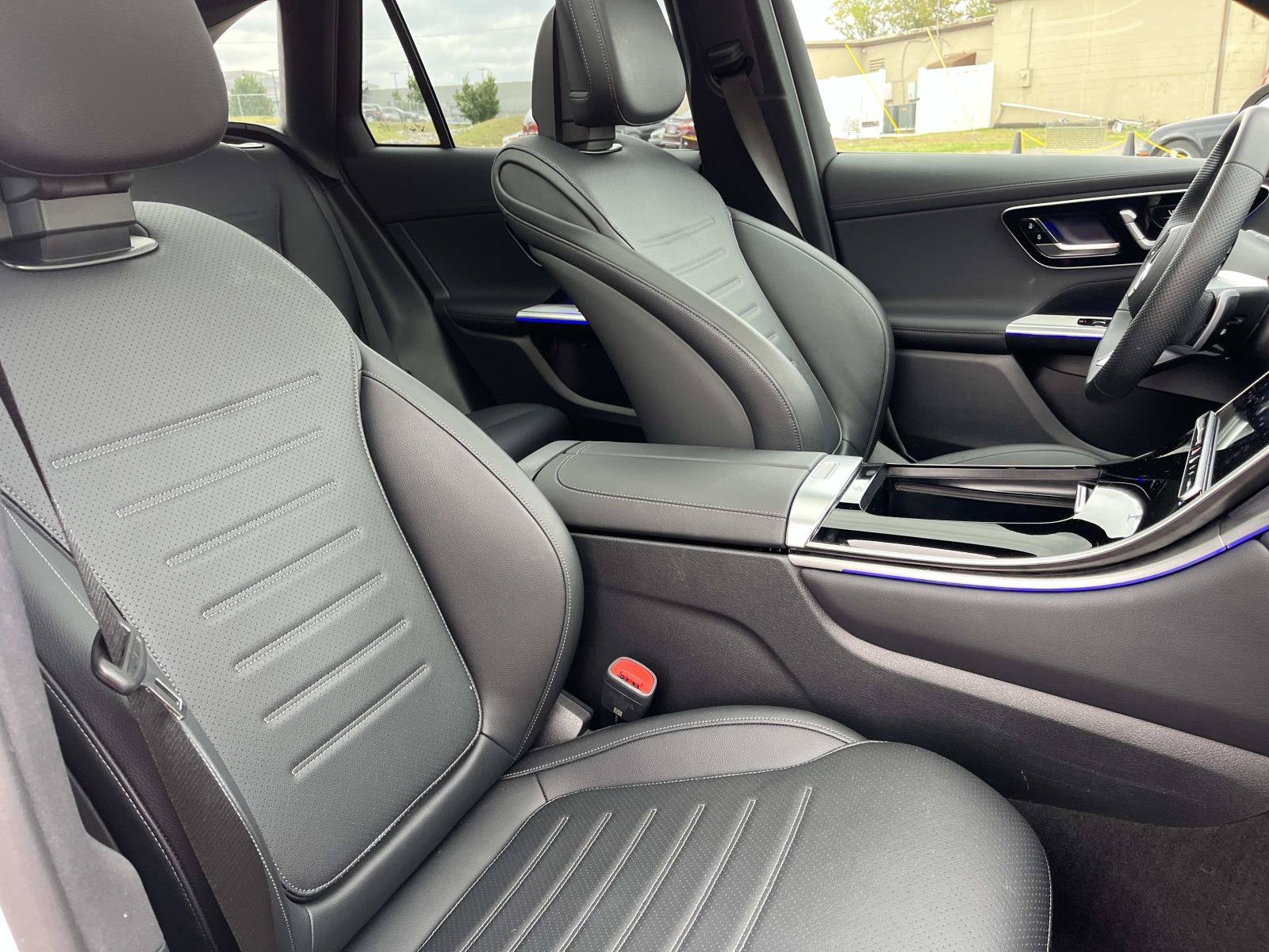 Used 2026 Polar White Mercedes-Benz GLC 300 image 22