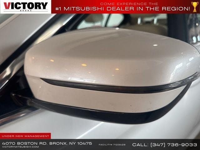 Used 2022 White BMW 530i image 32
