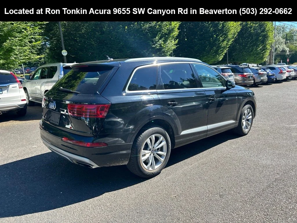 Used 2019 Night Black Audi 55 Premium image 4