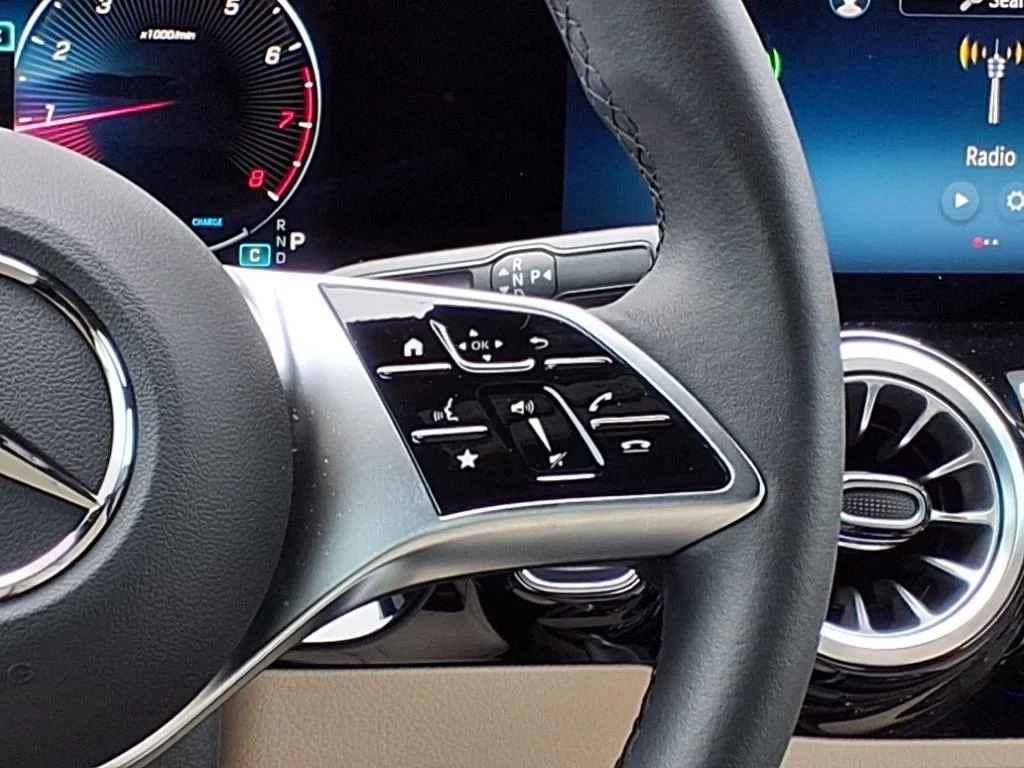 2025 Mercedes-Benz GLA GLA250 - Photo 17