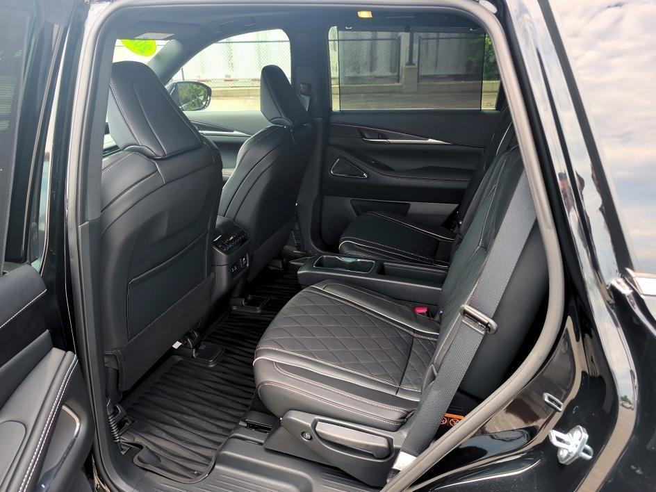 Certified Used 2025 Mineral Black INFINITI AUTOGRAPH image 9