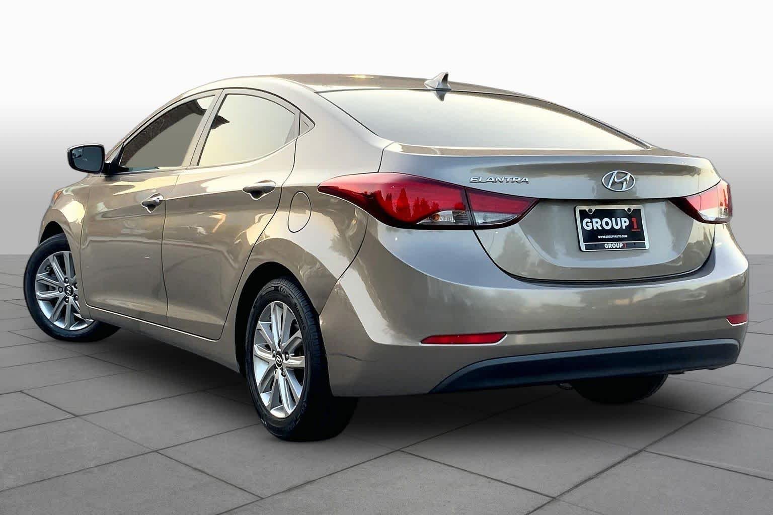 Used 2014 Desert Bronze Hyundai SE image 12