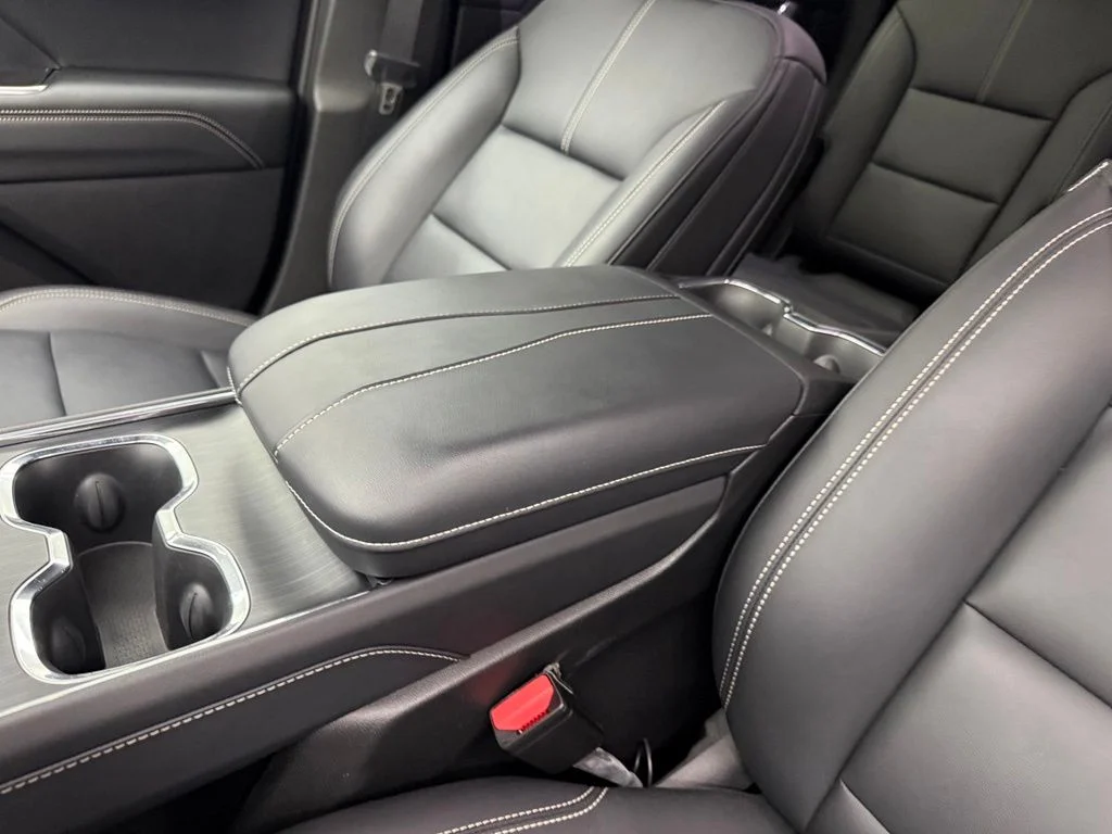 Used 2024 Red GMC Elevation image 27