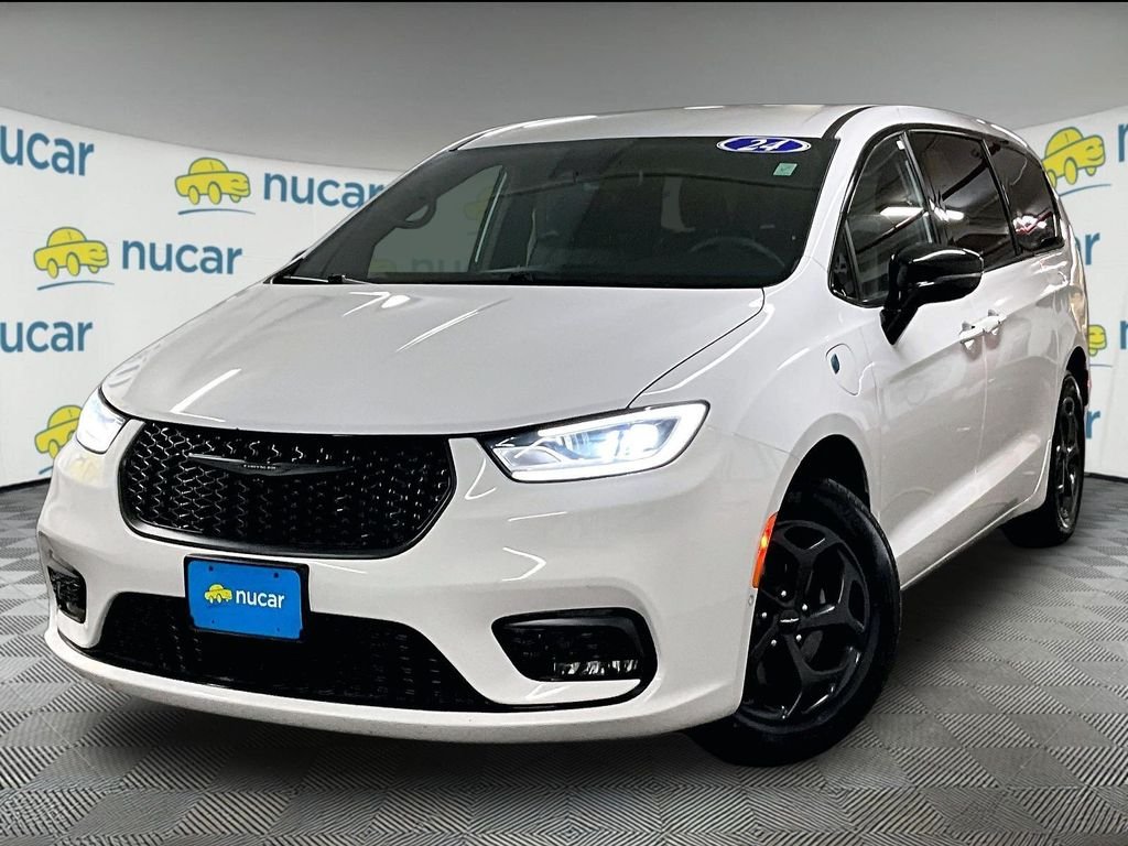Used 2024 White Chrysler Select S Appearance image 3
