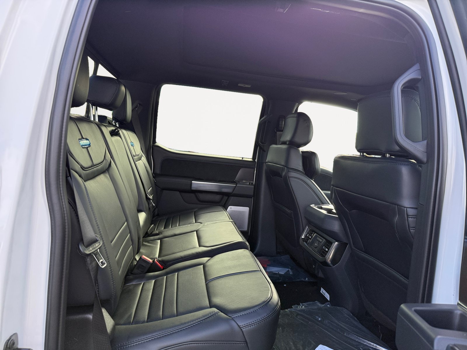 New 2026 Star White Metallic Tri-Coat Ford Platinum image 18