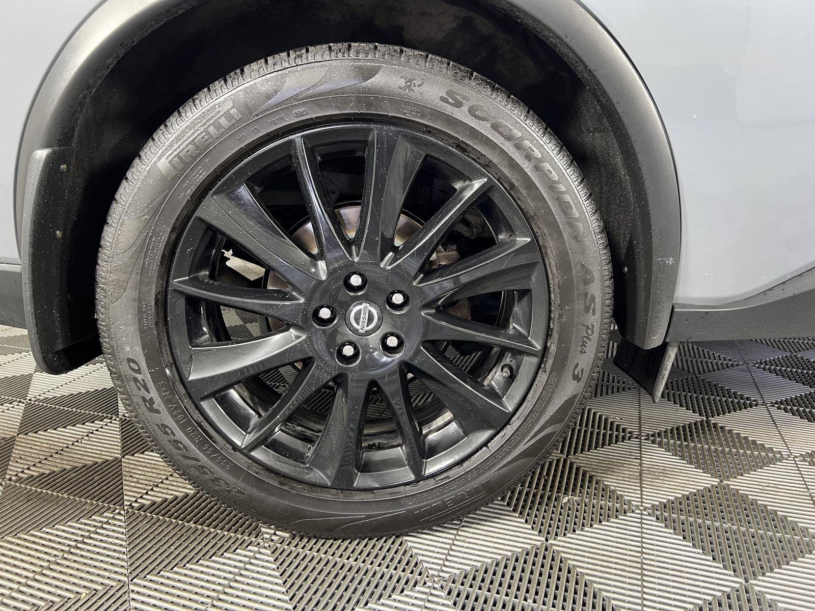 Used 2022 Boulder Gray Pearl Nissan SV image 28