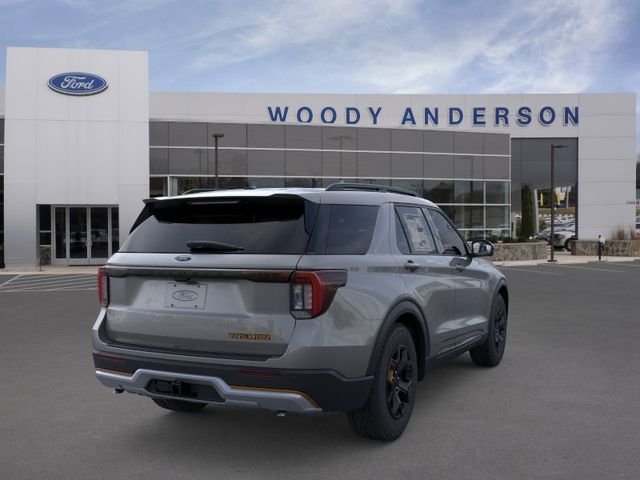 New 2026 Carbonized Gray Metallic Ford Tremor image 8