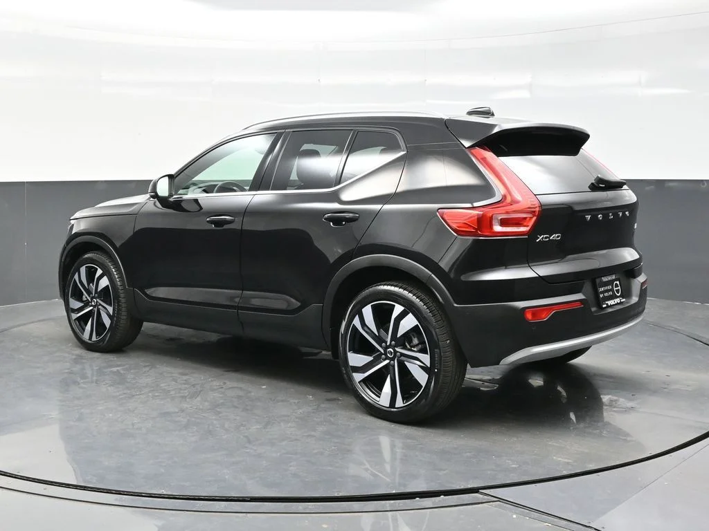 Certified Used 2025 Onyx Black Volvo Plus image 4
