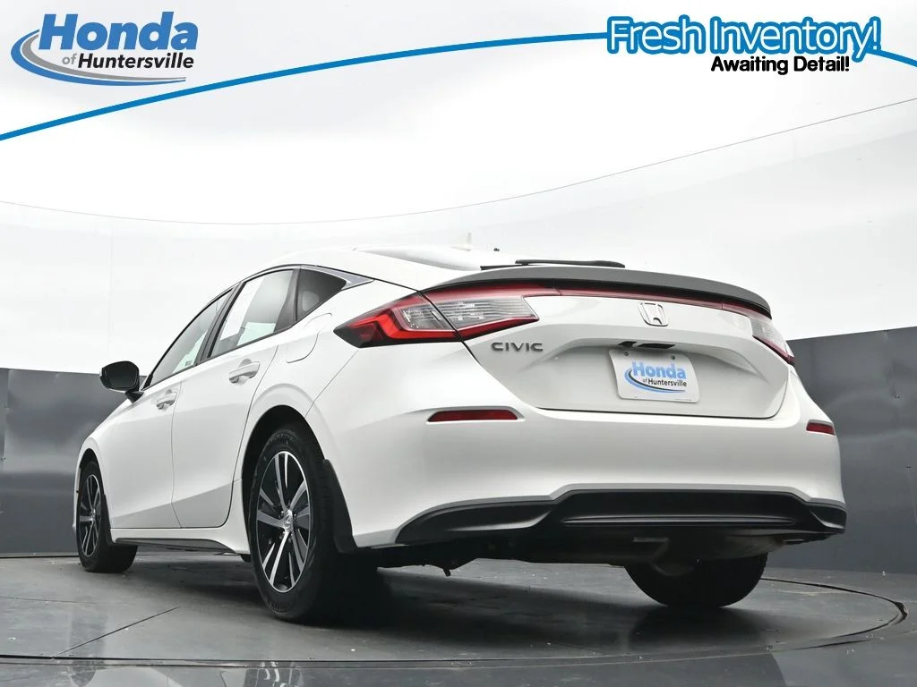 Used 2024 Platinum White Pearl Honda 2.0L LX image 31