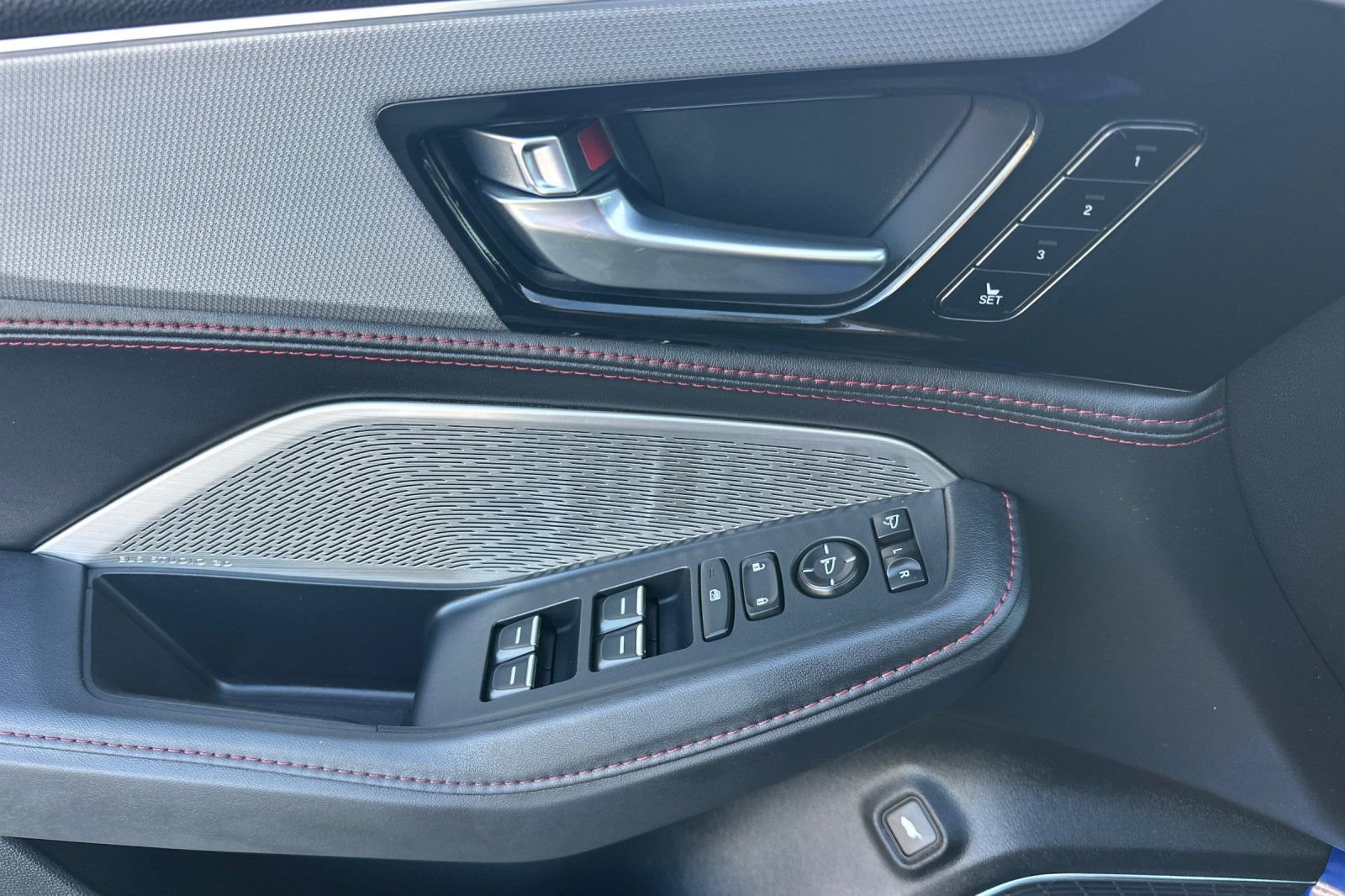 2024 Acura MDX A-Spec Package - Photo 8