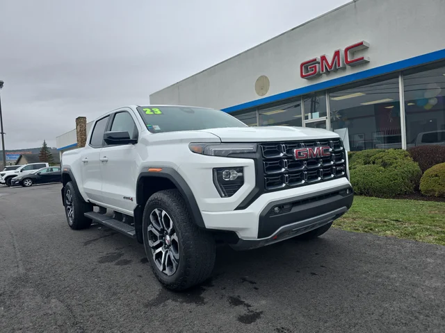 2023 GMC Canyon 4WD AT4