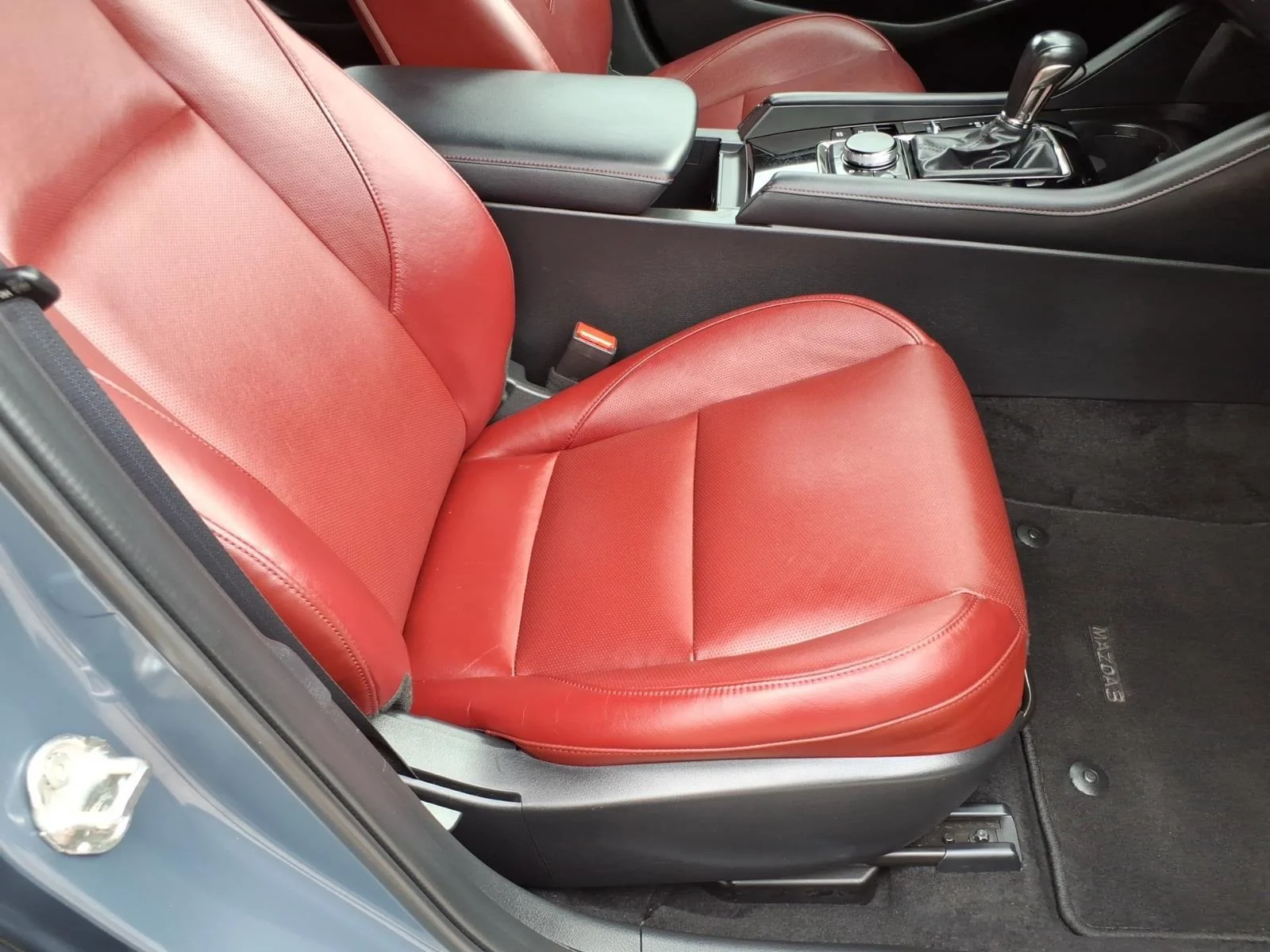 Used 2022 Polymetal Gray Metallic Mazda Carbon Edition image 20