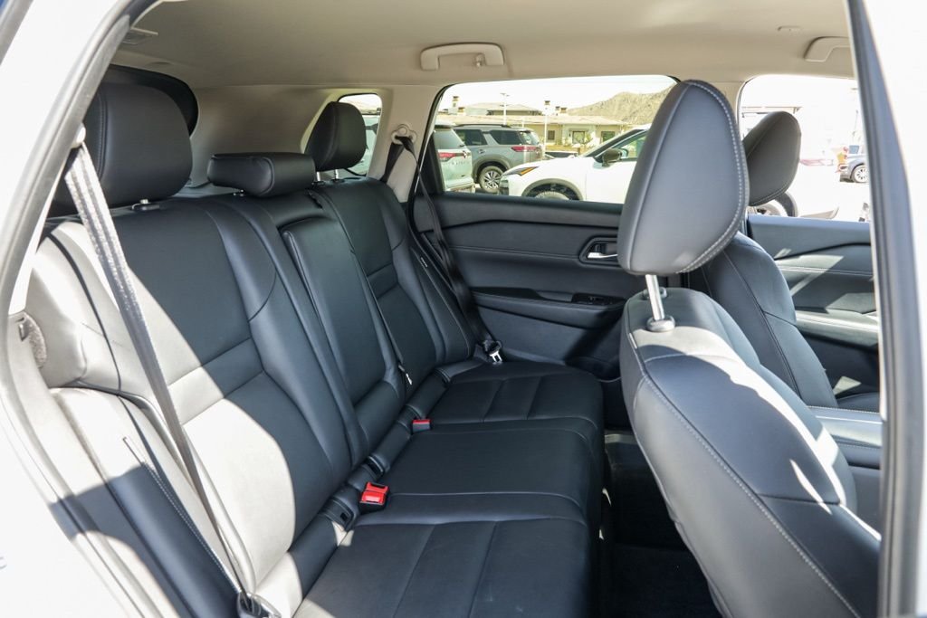 Used 2024 White Nissan SL image 21