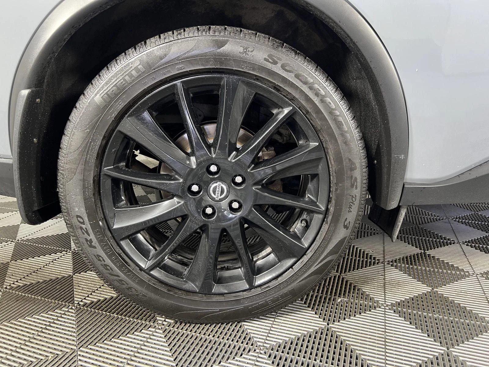 Used 2022 Boulder Gray Pearl Nissan SV image 28